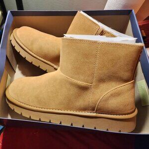 Universal Threads Tan Women's size 7 memory foam boots
